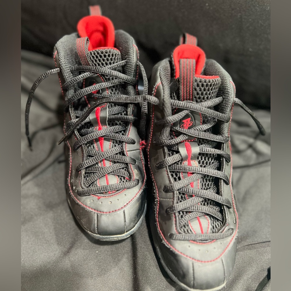 Foamposite “Bred” size 2Y in good condition